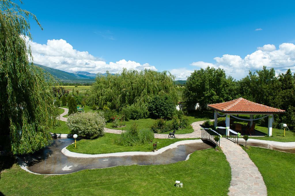 Yaev Family Hotel Karlovo Exterior photo